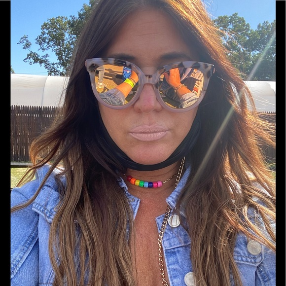 Meet your Posher, Elissa - Picture 1 of 1